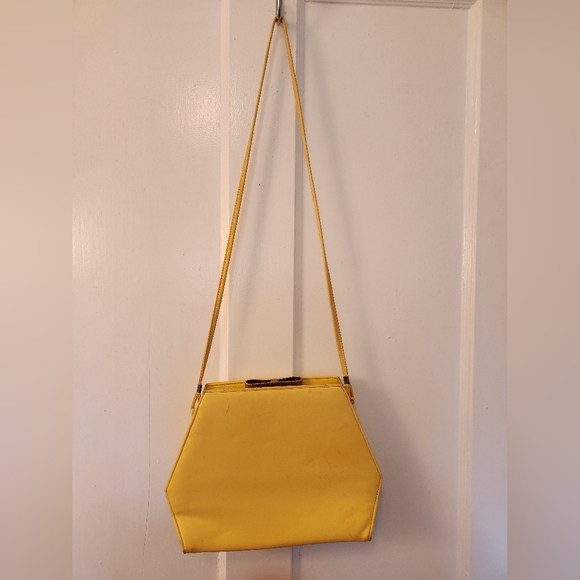 Handbags - 💛60's Vintage Yellow Purse💛